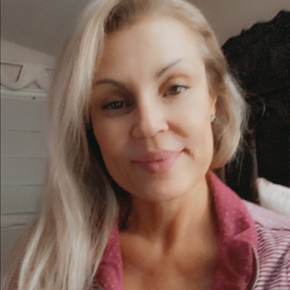 Meet your Posher, Alma